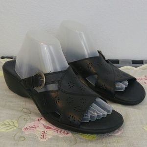 Clarks leather 10 slip on slide buckle